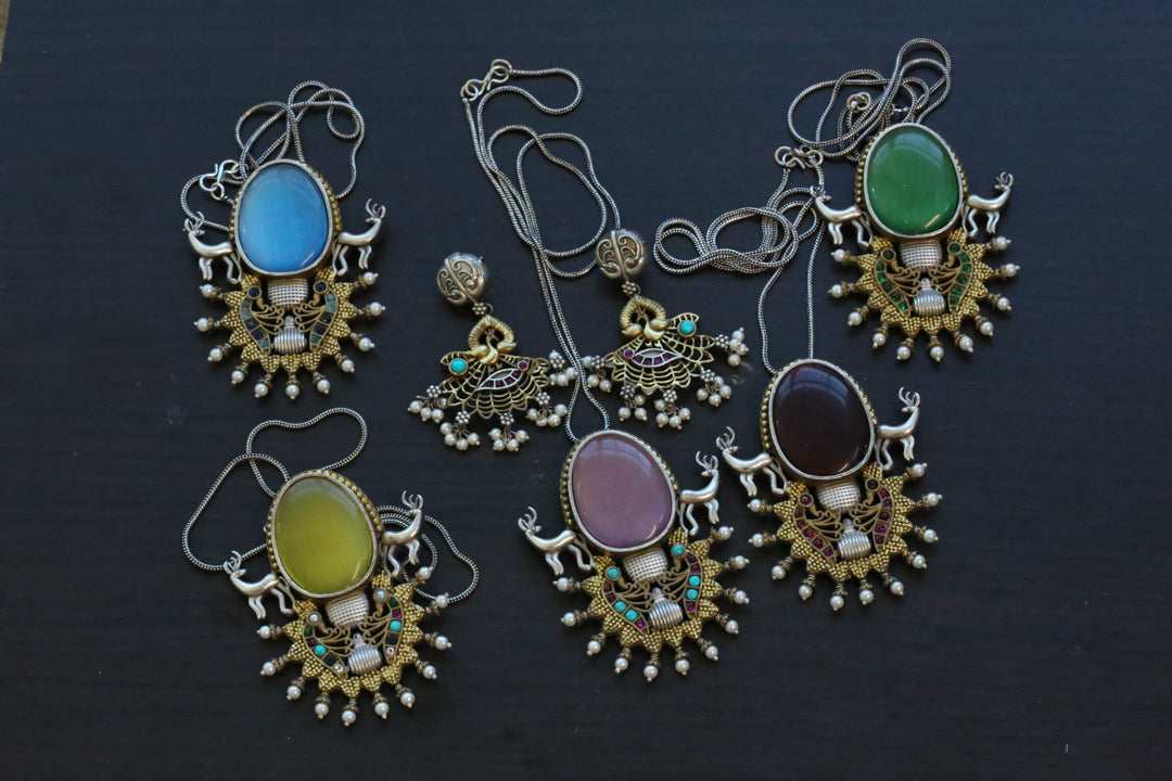 Dual Tone Monalisa Stone Pendant Chain Set