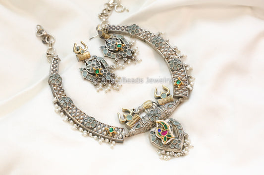 Kundan Fusion Dual Tone Hasli Necklace Set - Mint