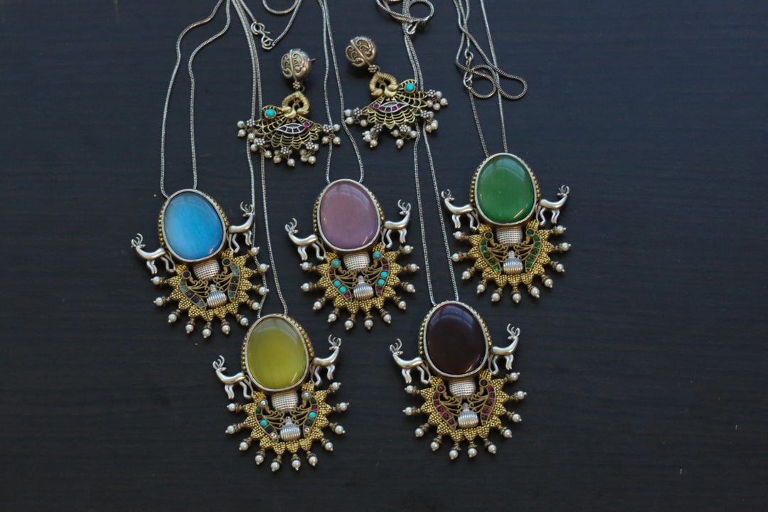 Dual Tone Monalisa Stone Pendant Chain Set