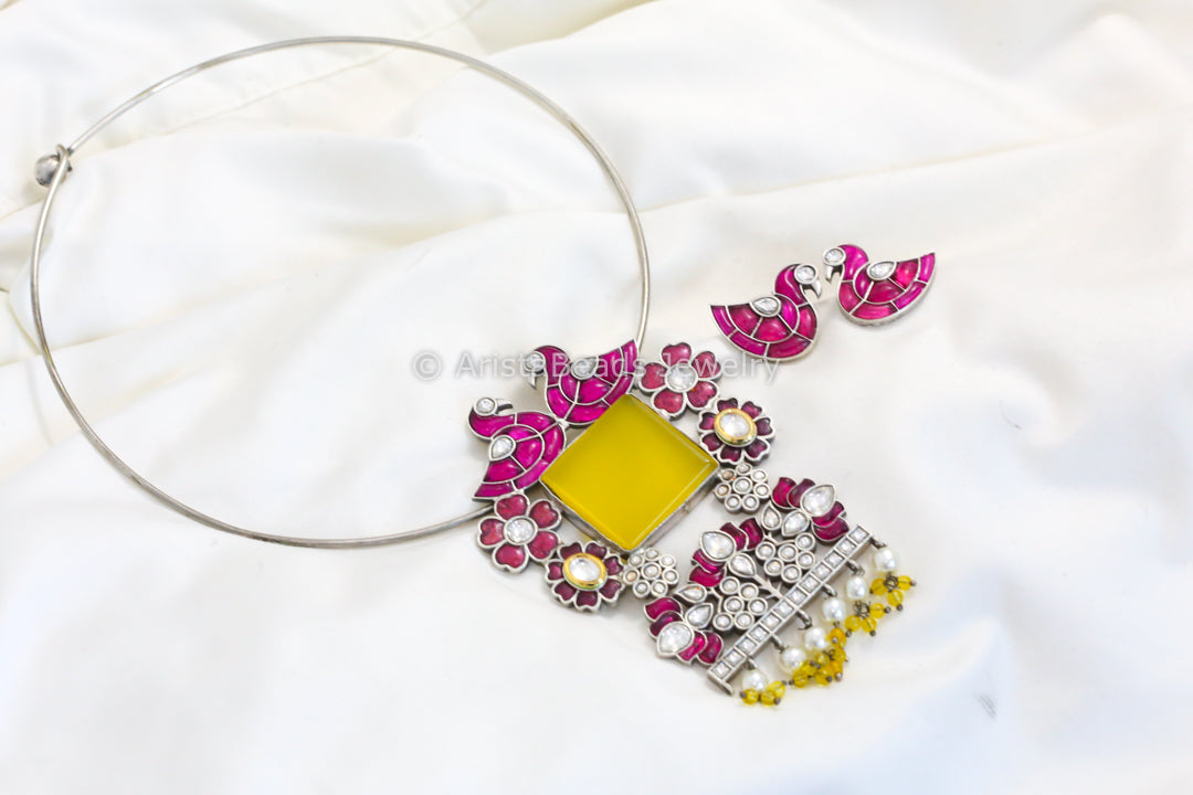 Yellow Monalisa Stone Jadau Pendant Hasli Set
