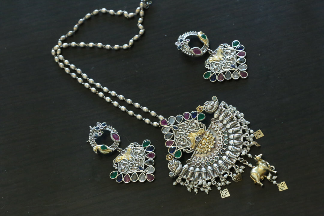 Dual Tone Nandi Necklace Set - Multi