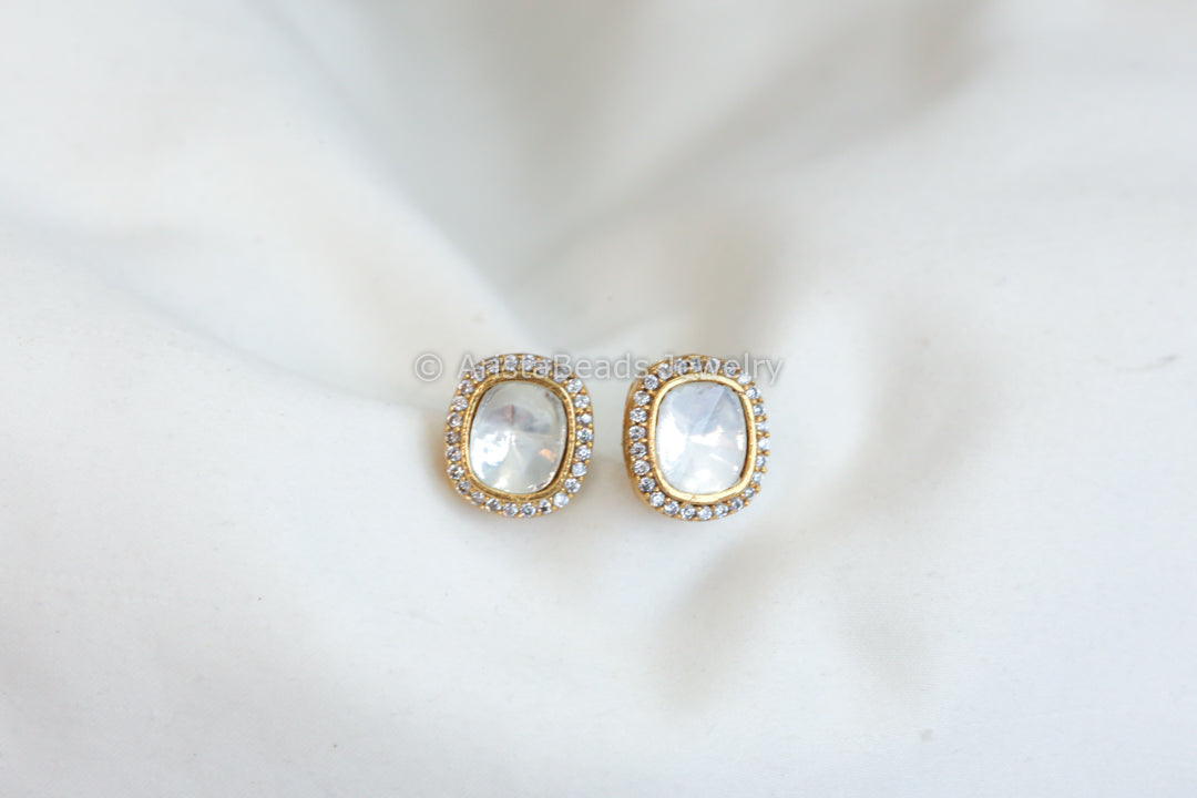 Dainty Kundan Studs