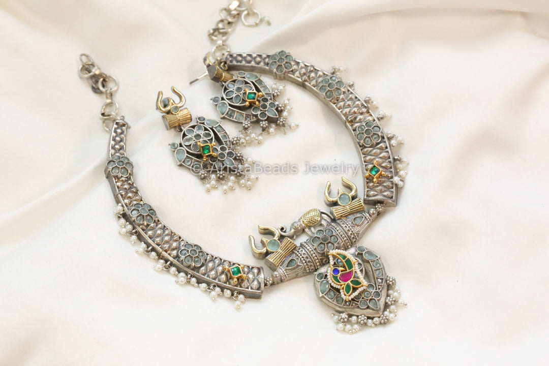 Kundan Fusion Dual Tone Hasli Necklace Set - Mint