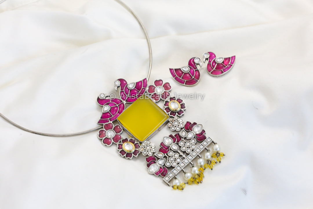 Yellow Monalisa Stone Jadau Pendant Hasli Set