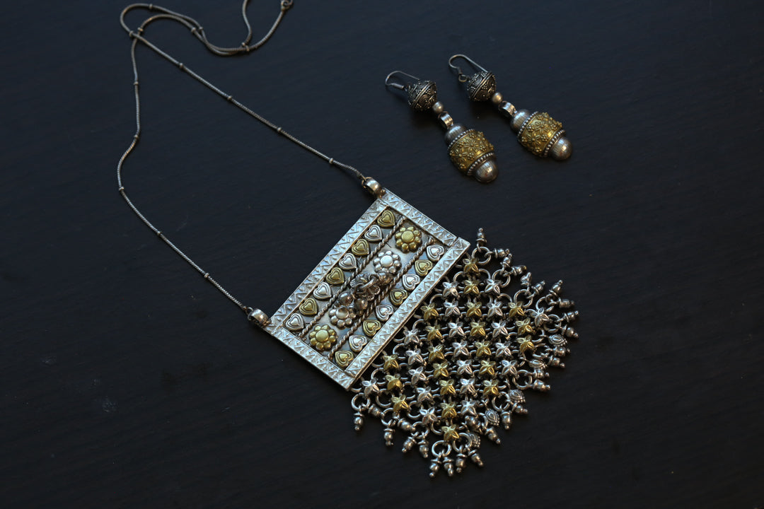 Silver Look Alike Dual Tone Necklace Set - Style 1