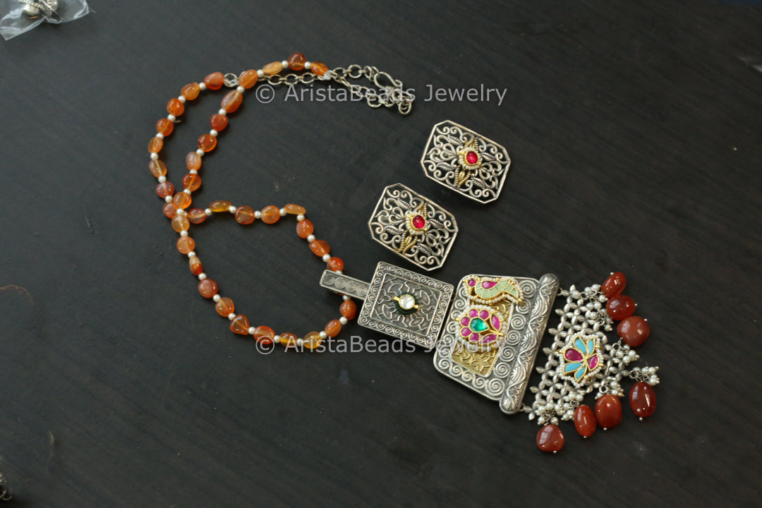 Fusion Kundan Pendant Set - Carnelian Beads
