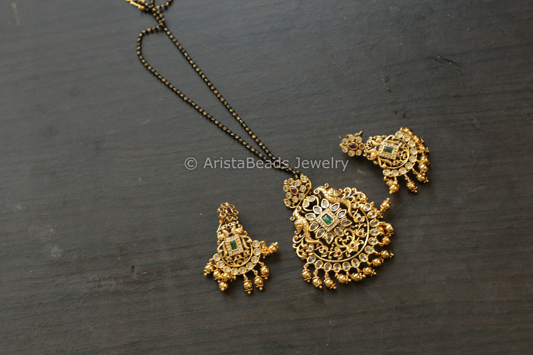 Black Bead Antique Gold Polki Pendant Set