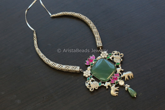 Green Quartz Jadau Hasli Necklace - Oxidized