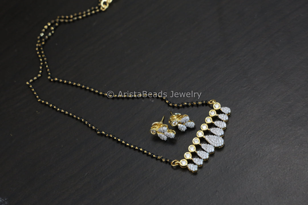 Black Bead Gold Necklace - Stye 1