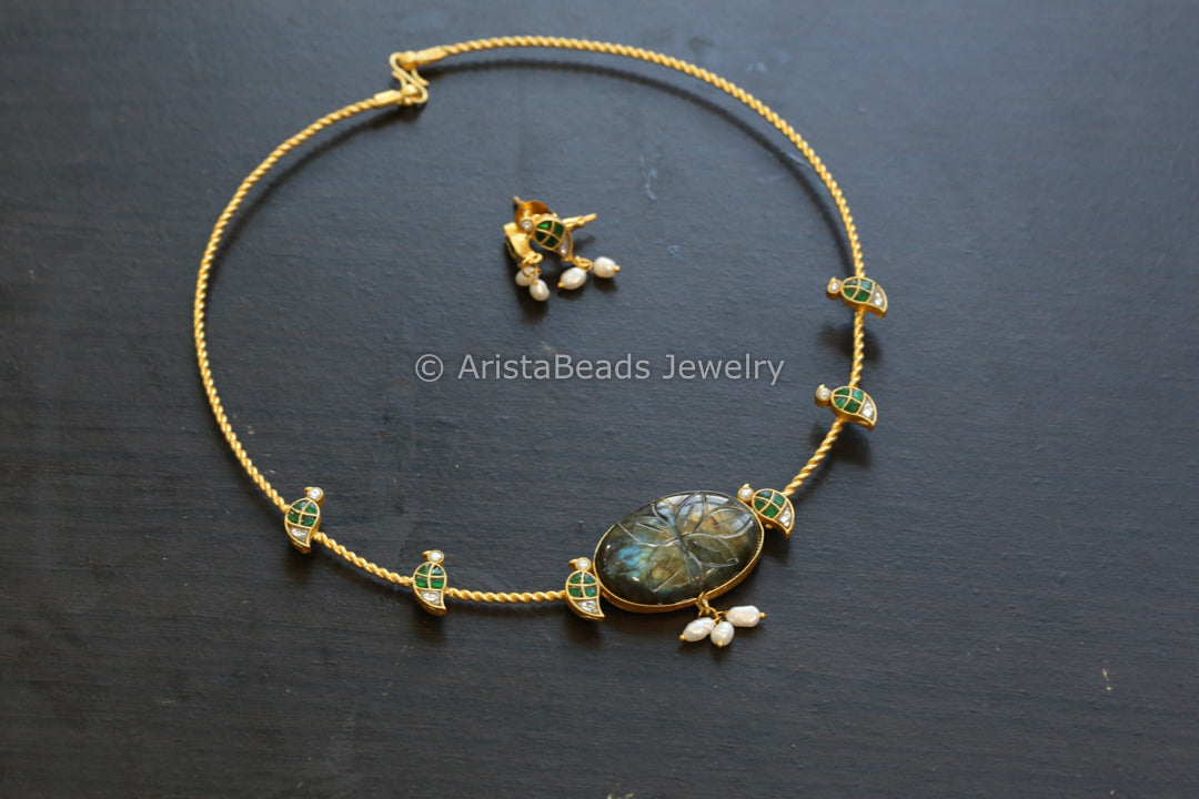 Dainty Labradorite & Kundan Jadau Hasli Necklace
