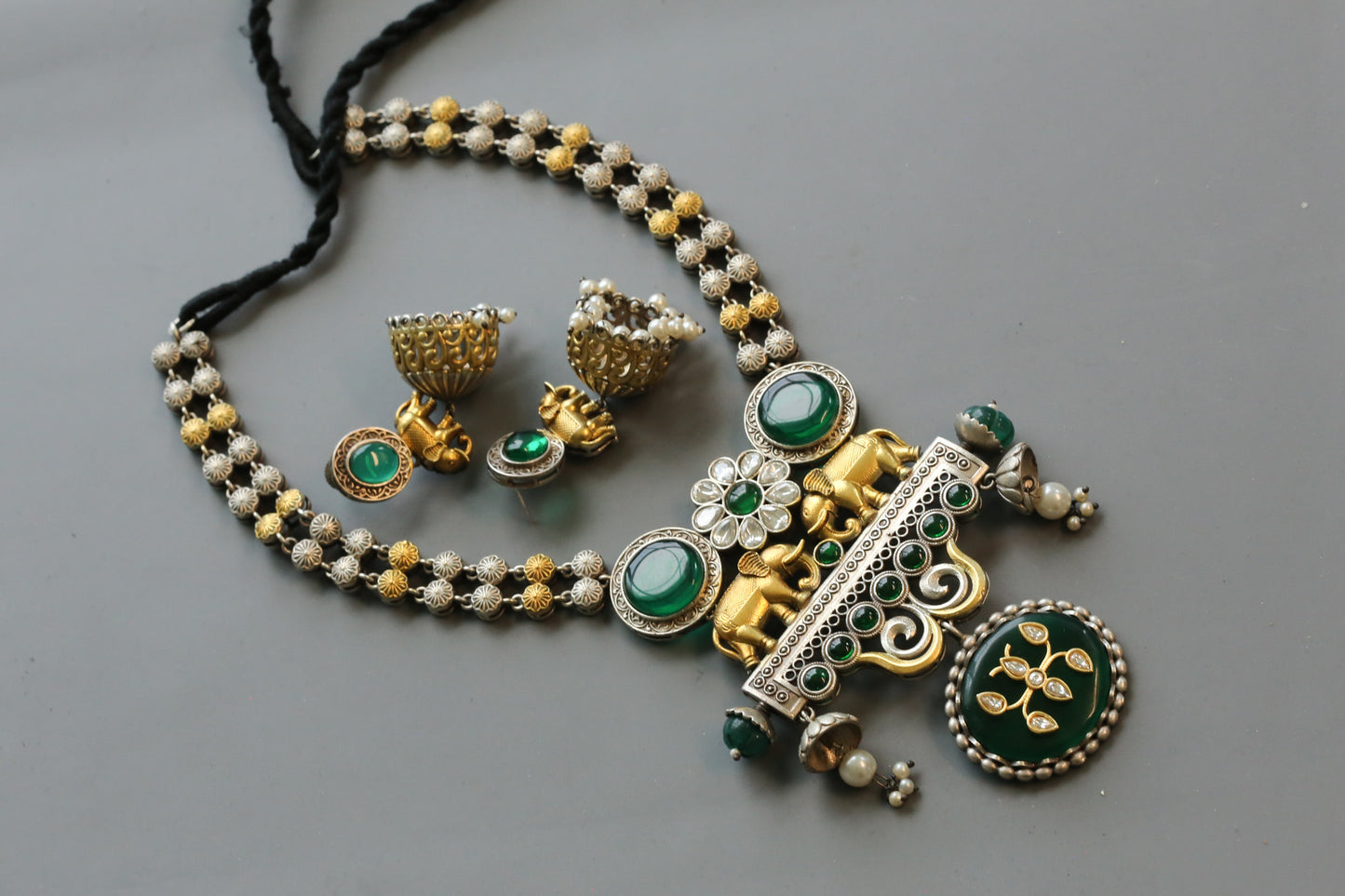 Seerat Silver Look Dual Tone Necklace Set - Green