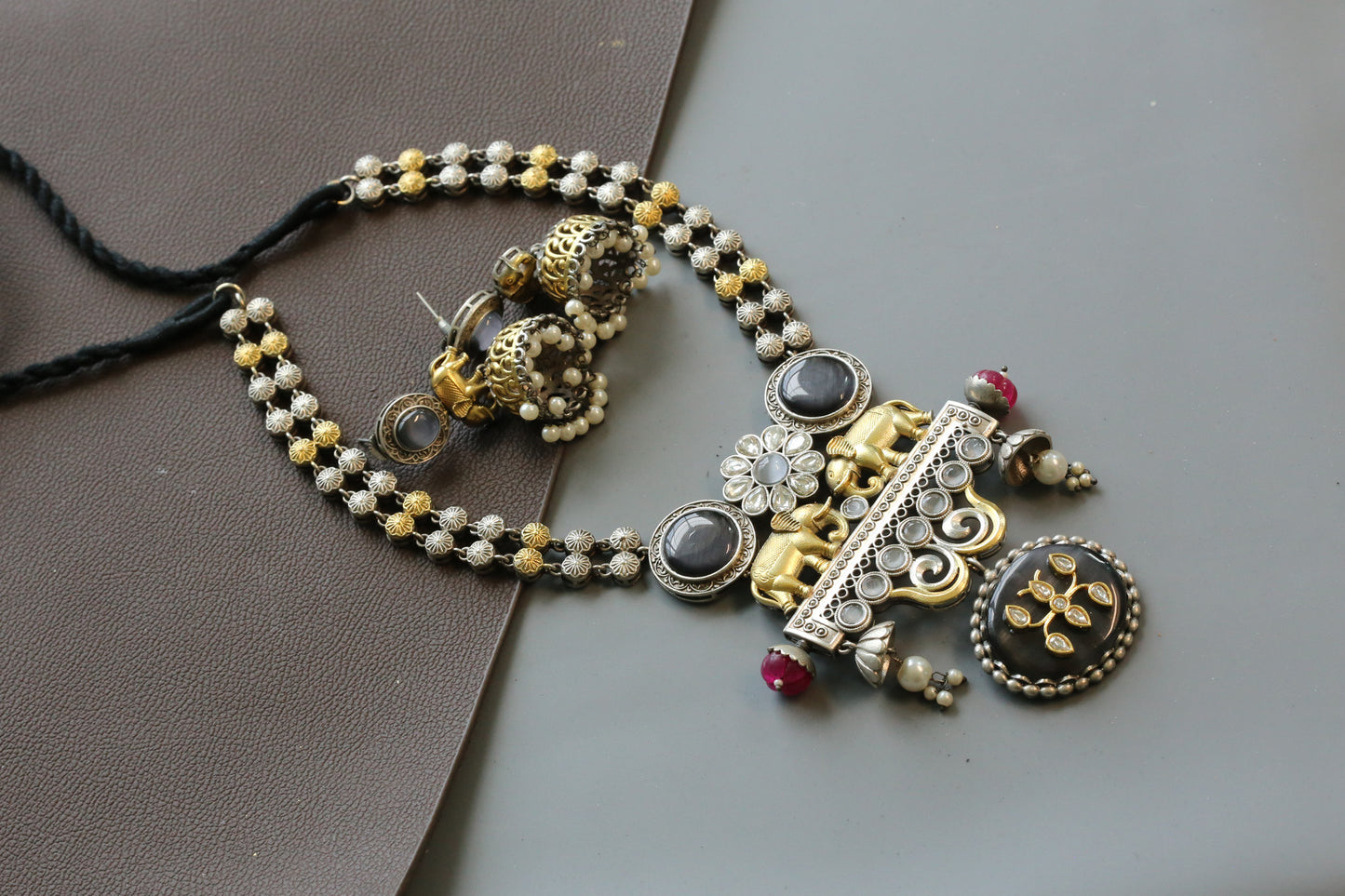 Seerat Silver Look Dual Tone Necklace Set - Gray