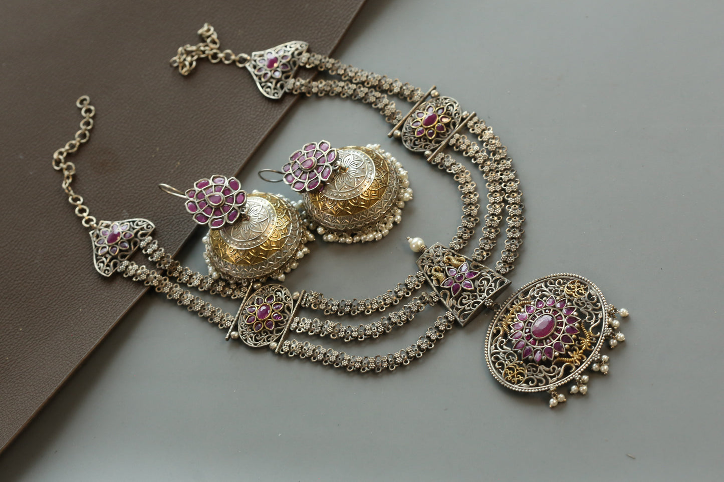 Teen Lada Dual Tone Necklace Set