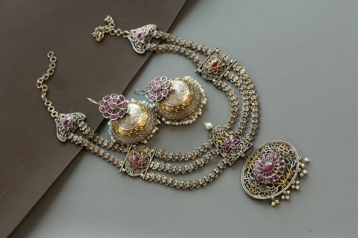 Teen Lada Dual Tone Necklace Set