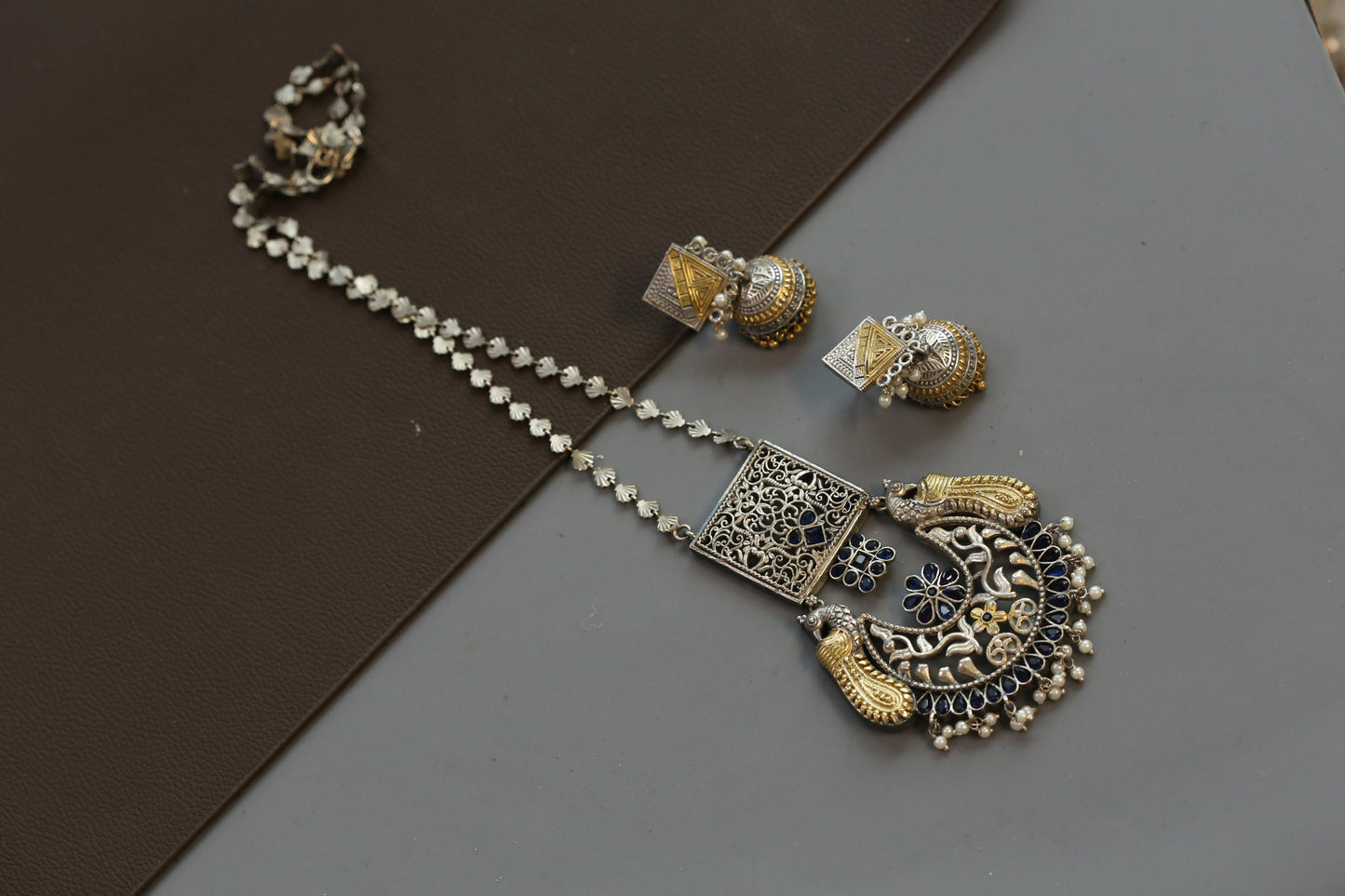 Moha Dual Tone Pendant Necklace Set - Blue