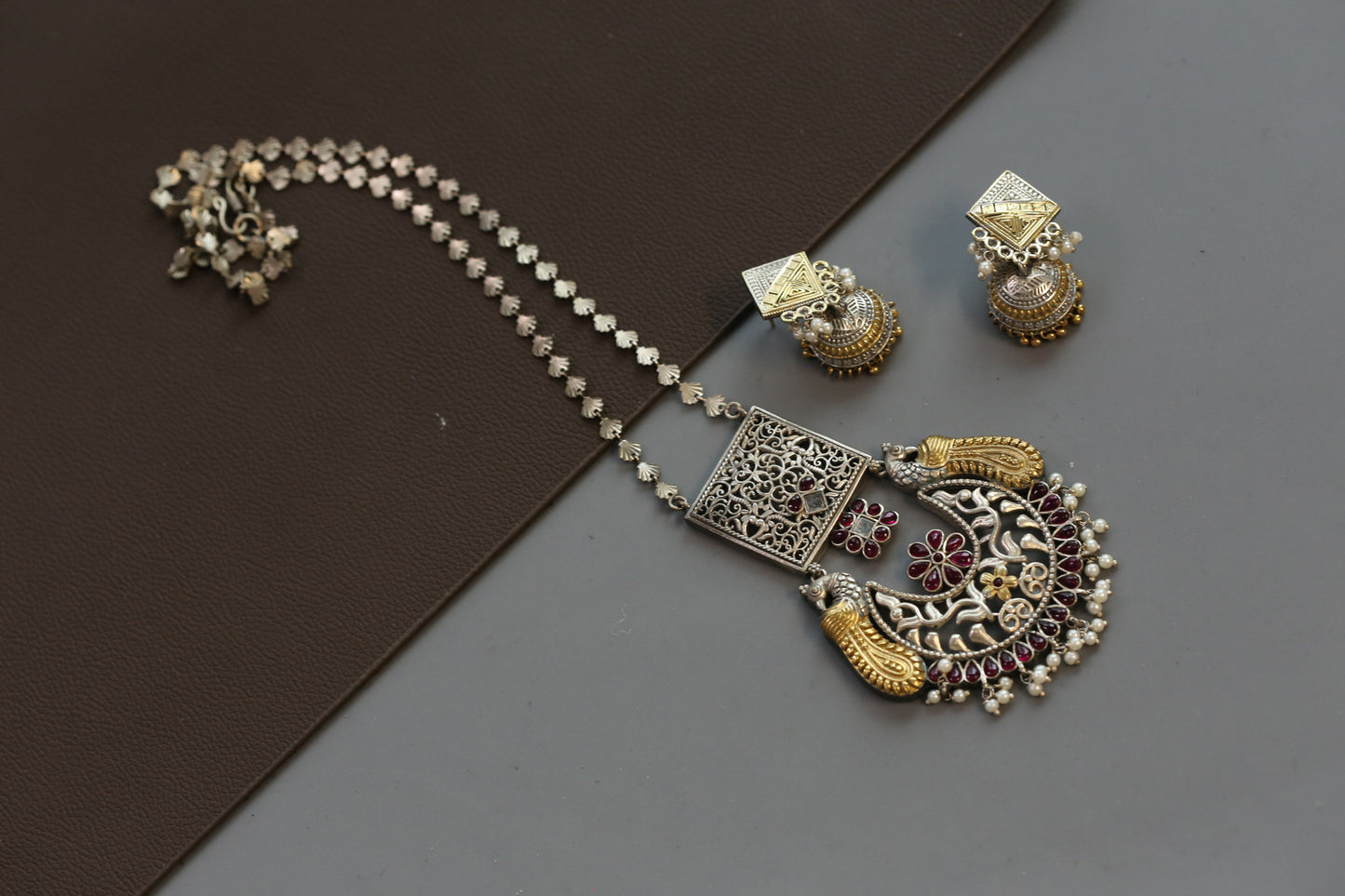 Moha Dual Tone Pendant Necklace Set -Red