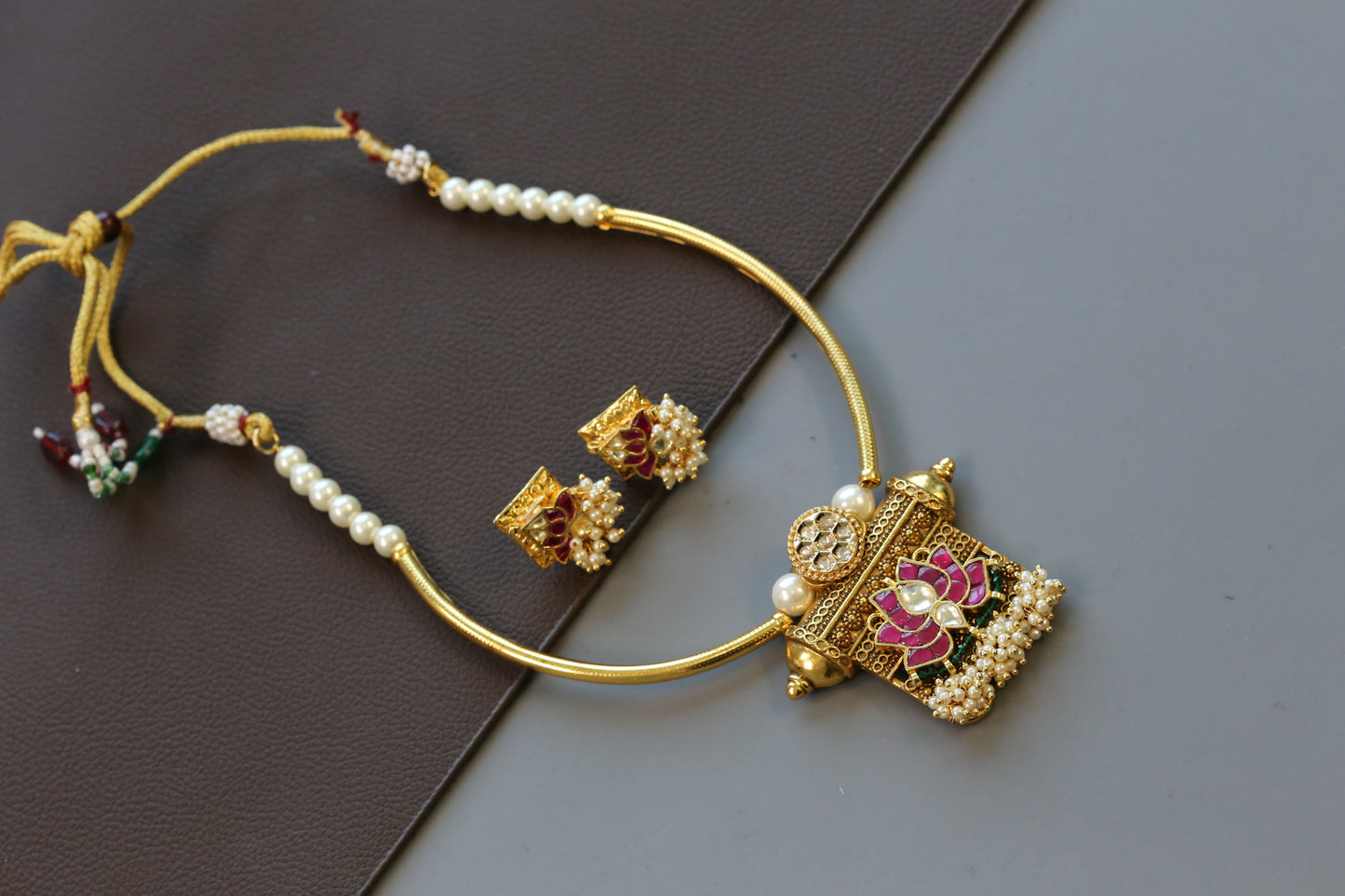 Dainty Jadau Hasli Necklace Set