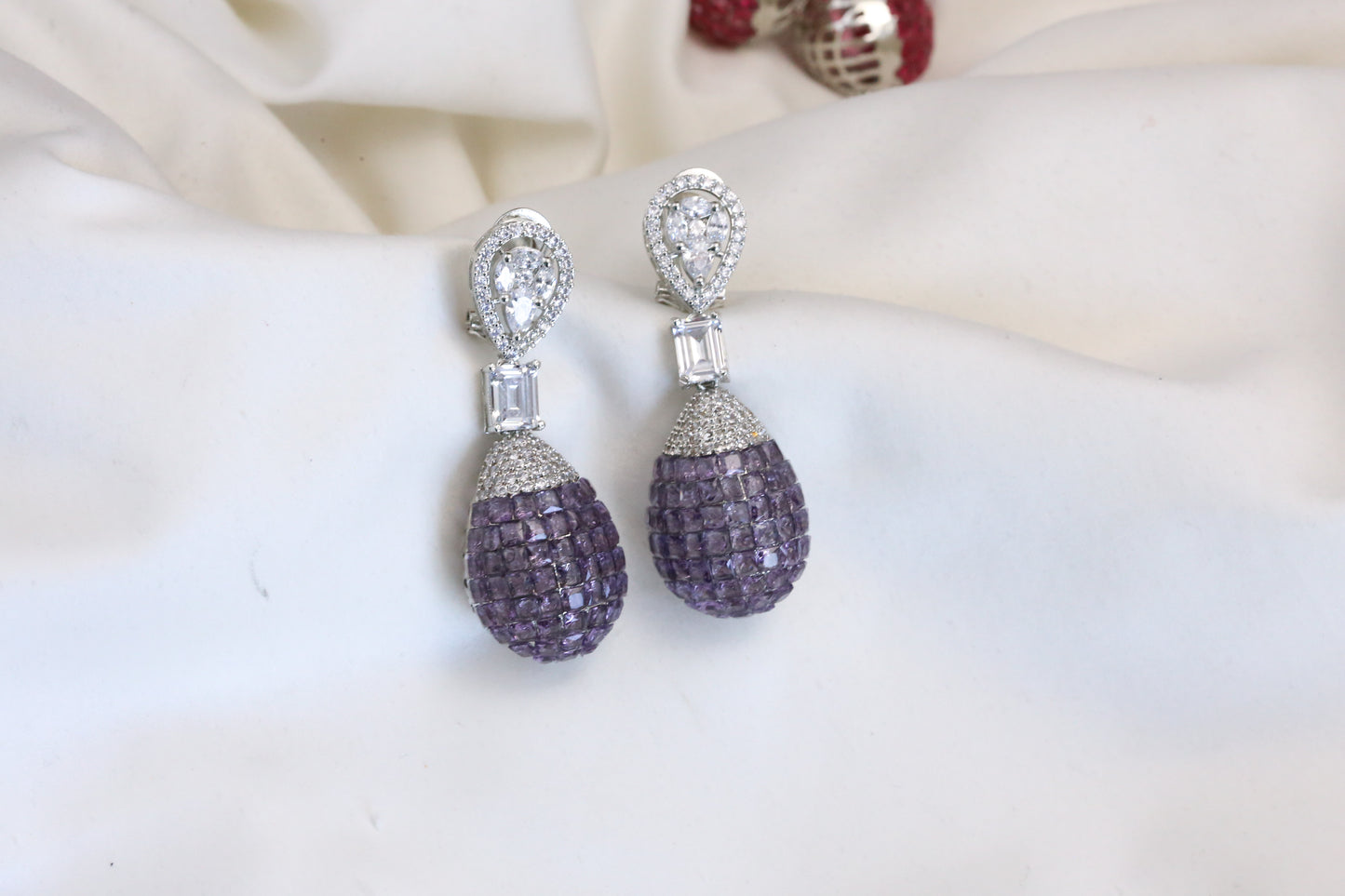 Short Invisible Settings Earrings -Purple