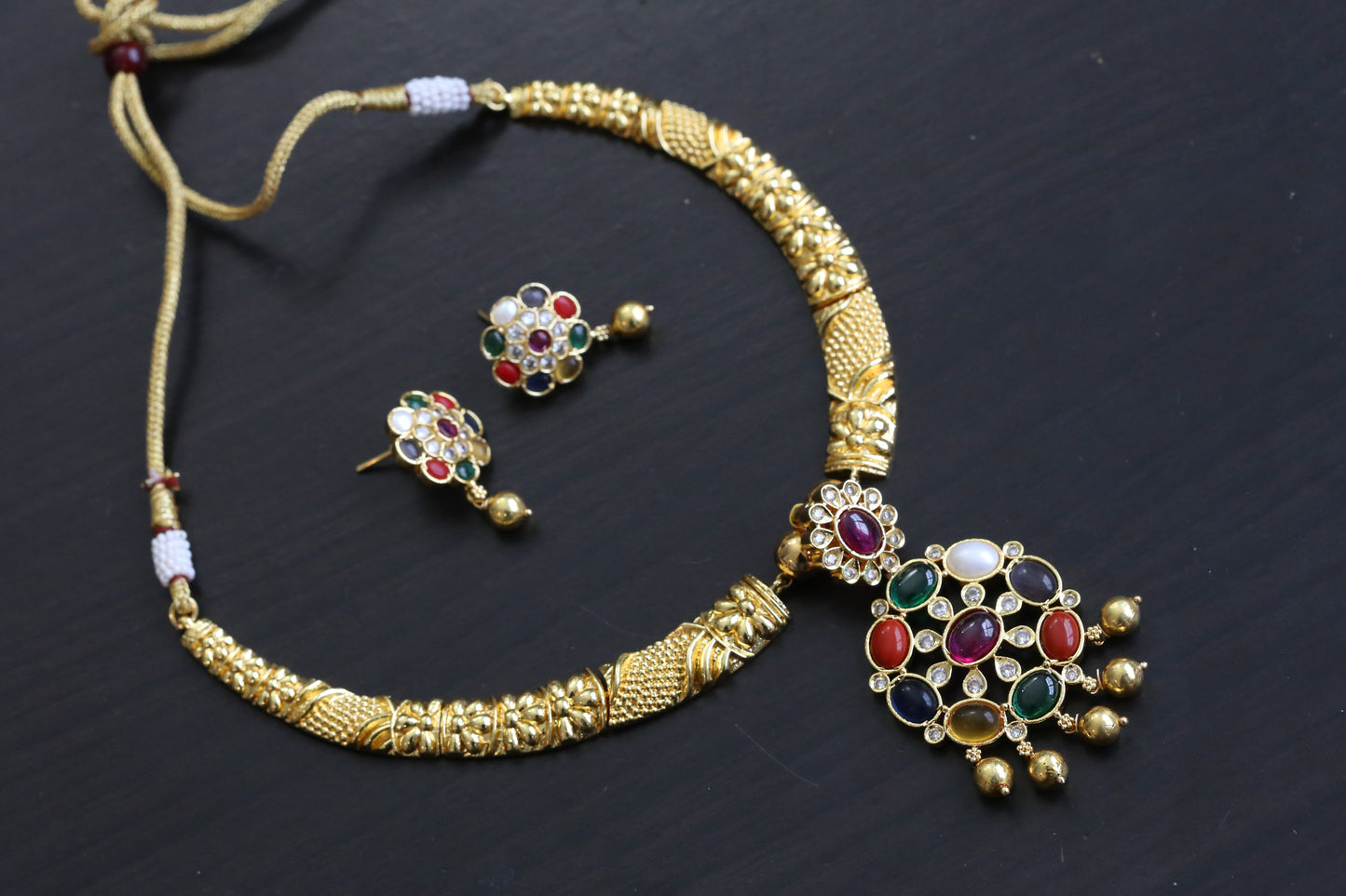 Hasli Navratan Necklace Set