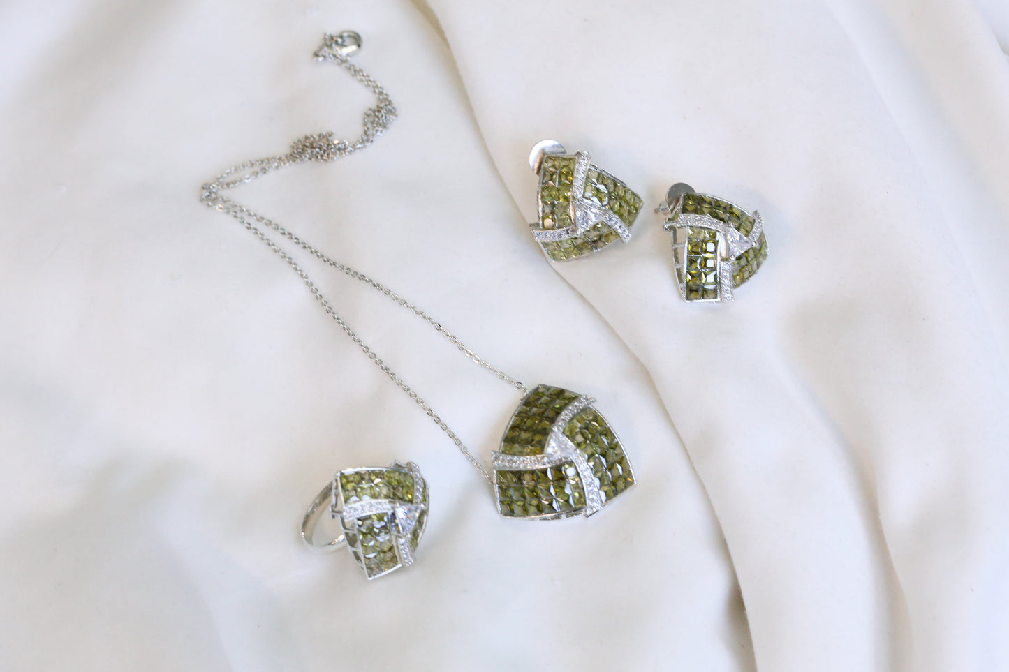 Invisible Stone Setting Necklace Set- Olive Green
