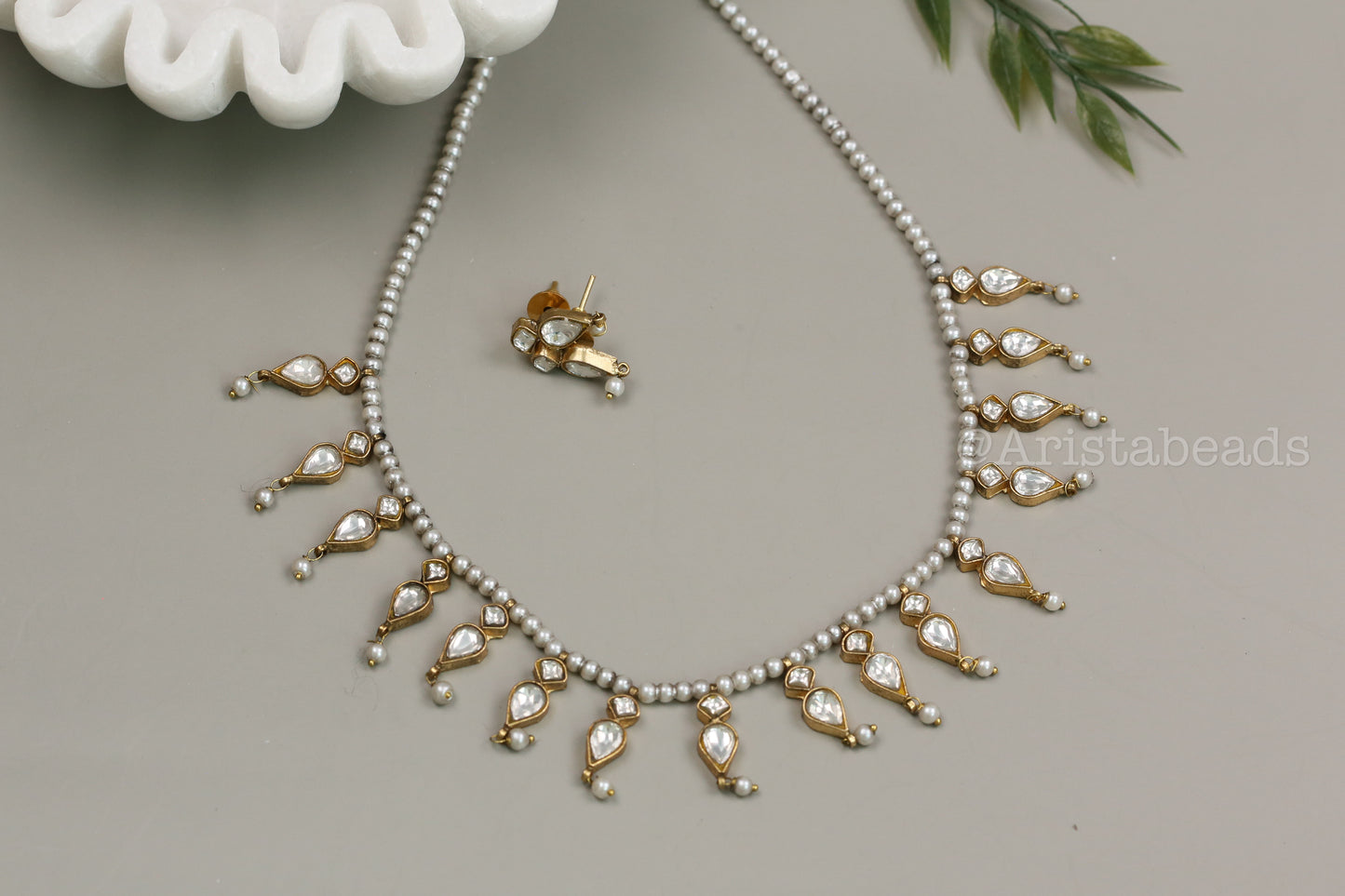 Ahana Vintage Look Kundan Necklace Set
