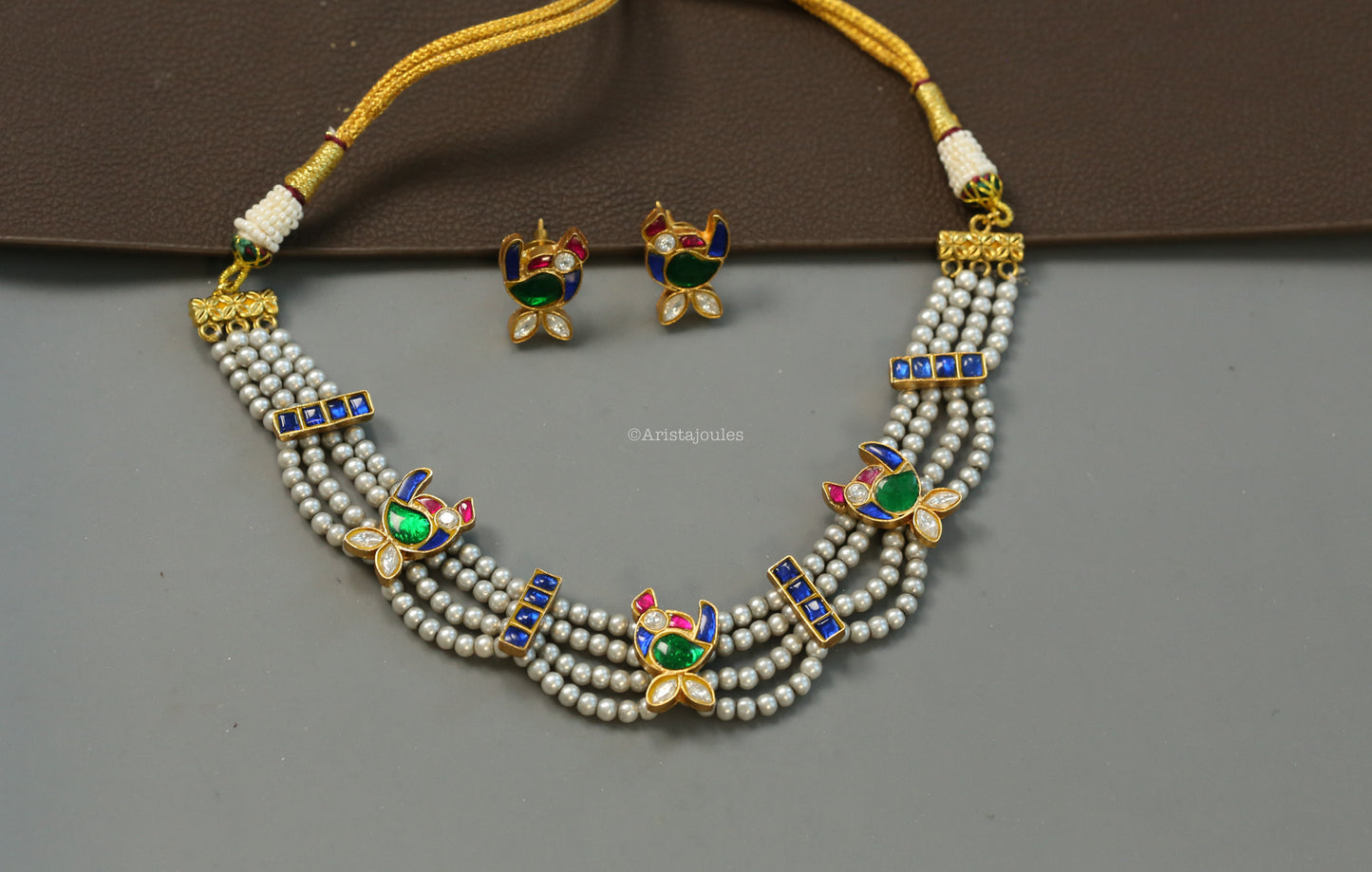 Leela Vintage Look Kundan Necklace Set
