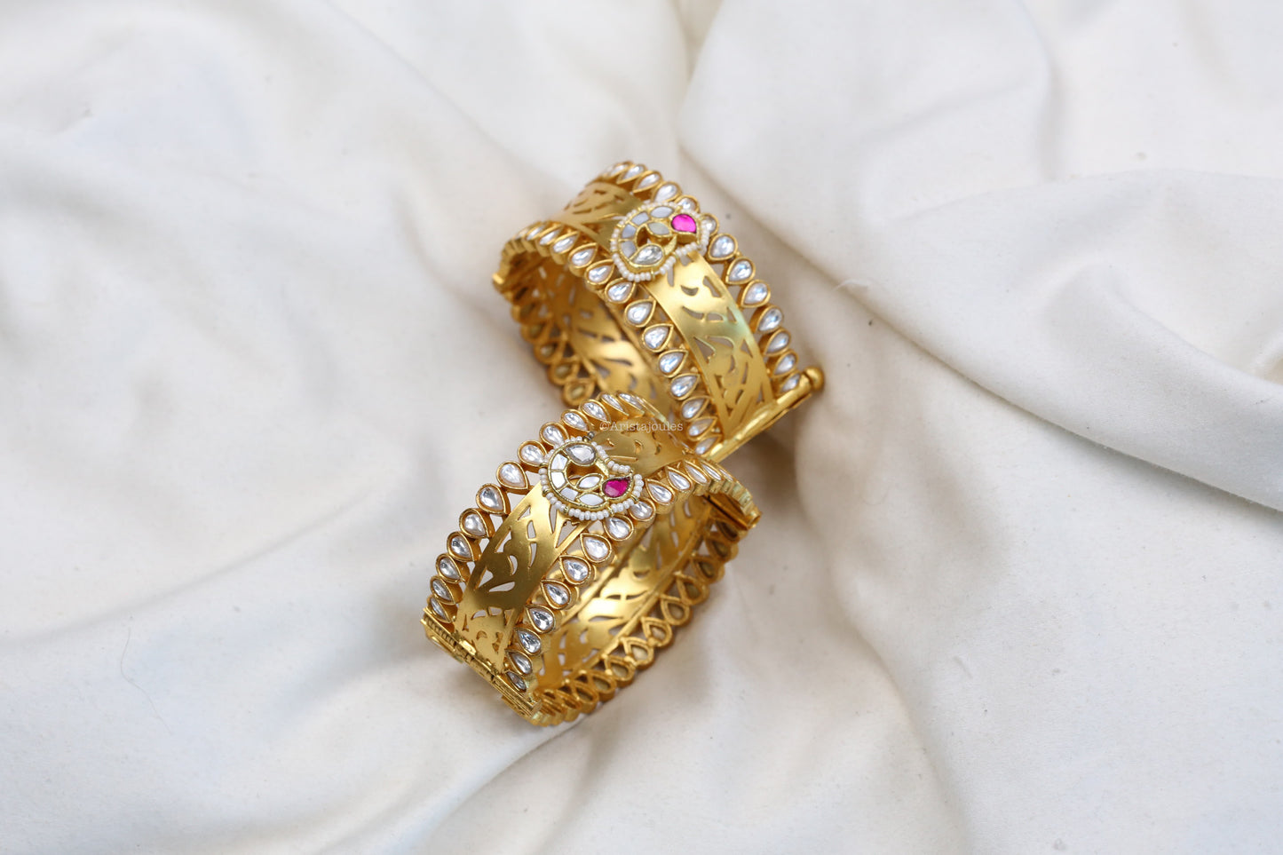 Sunehri Gold Plated Kundan Bangle Set (Openable) - Style 1