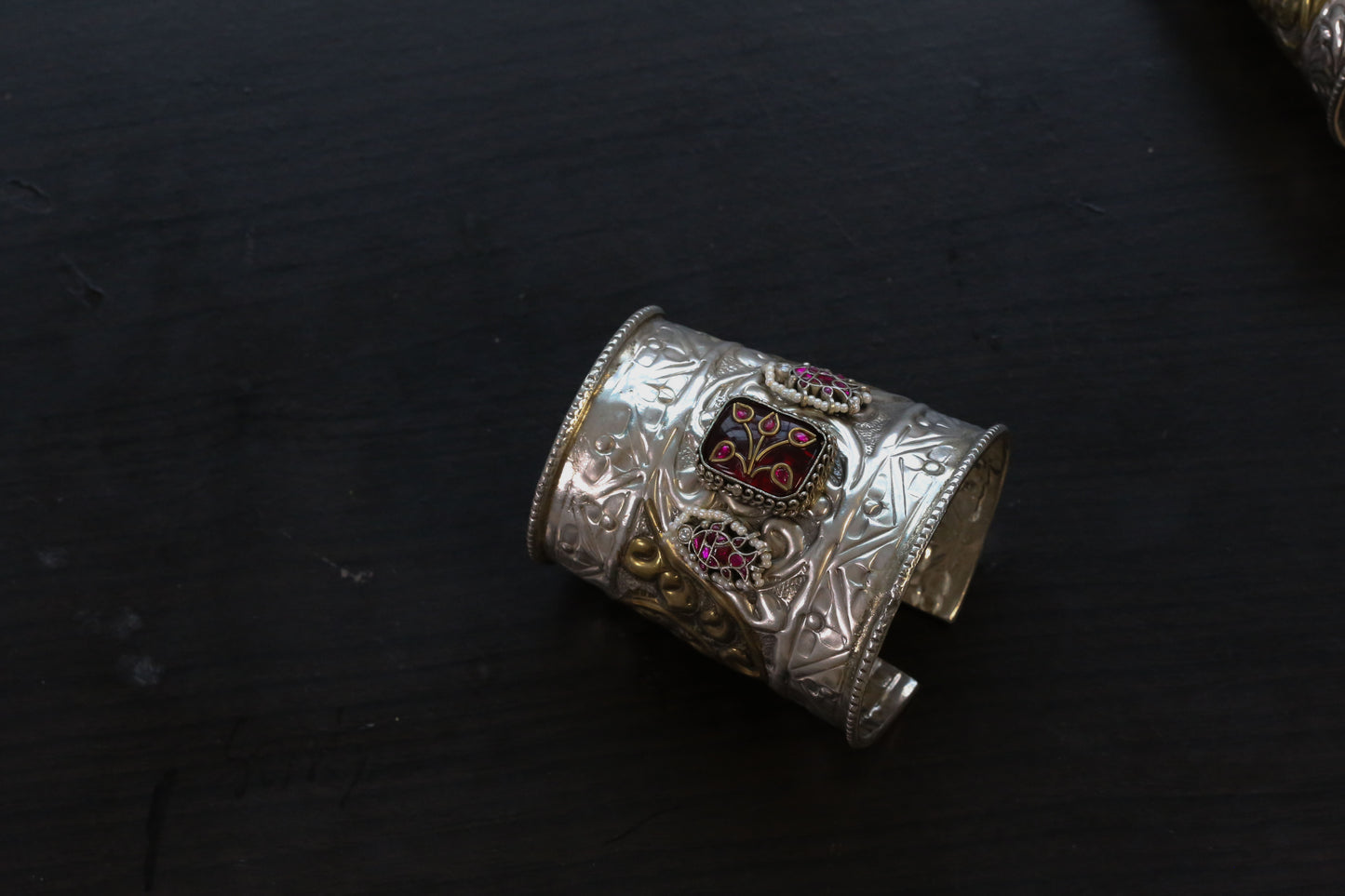 Matsya Dual Tone Jadau Fusion Bracelet (B101-22)