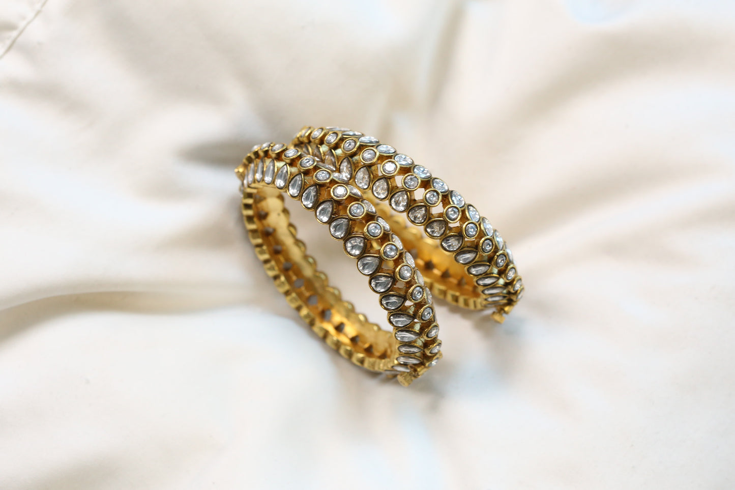 Vineeta Jadau Kundan Pacheli Bangle Set (Openable) - Clear