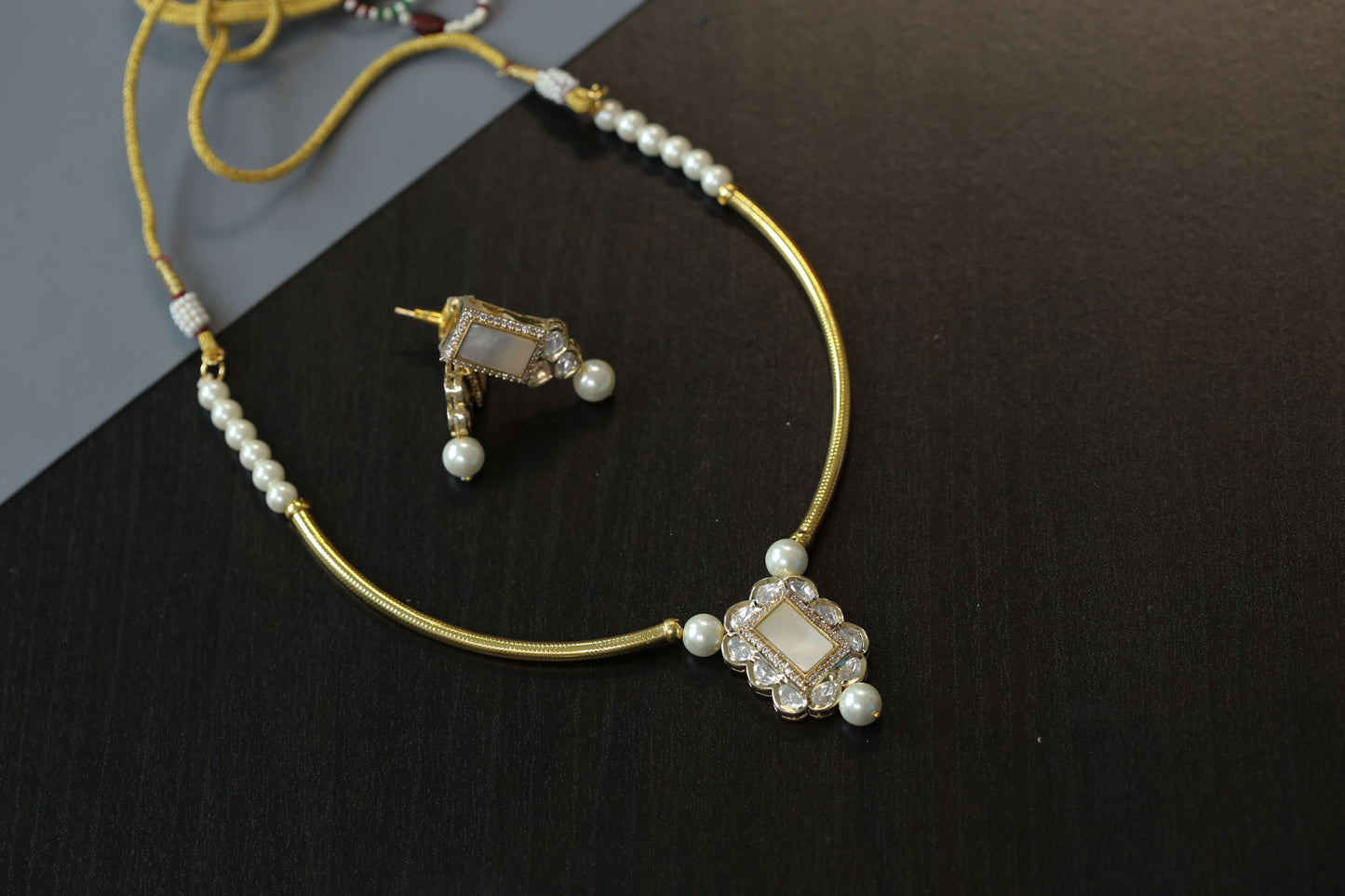 Dainty MOP Kundan Hasli Set - Style 2