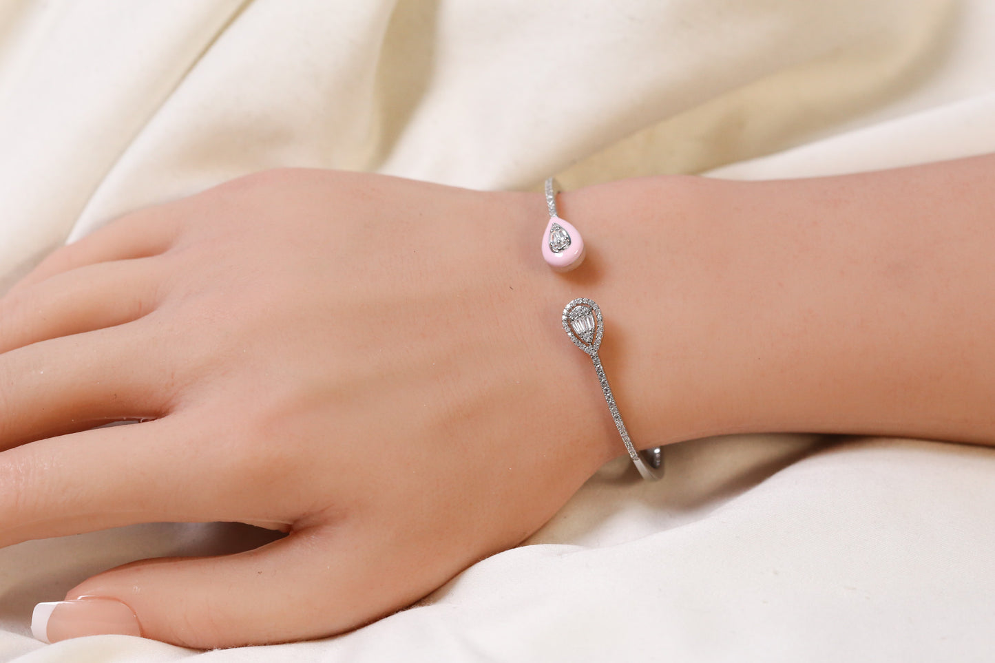 Som Openable Micro CZ Silver Bracelet- Pink