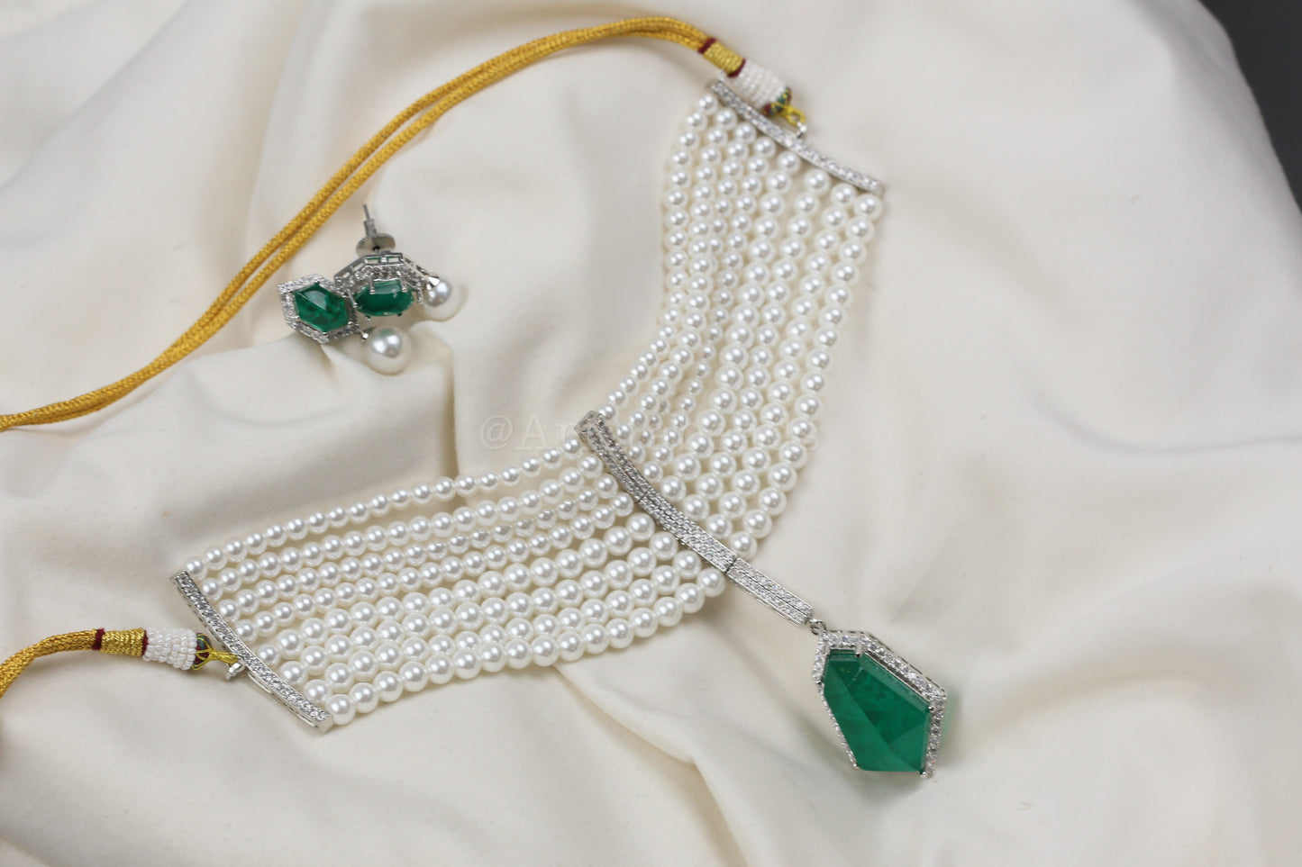 Shilpa Doublet Pearl Choker Set - Green