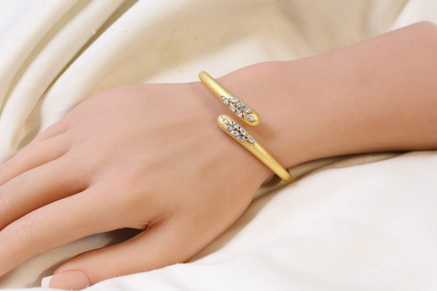 Openable Diamond Setting CZ Bracelet - Gold