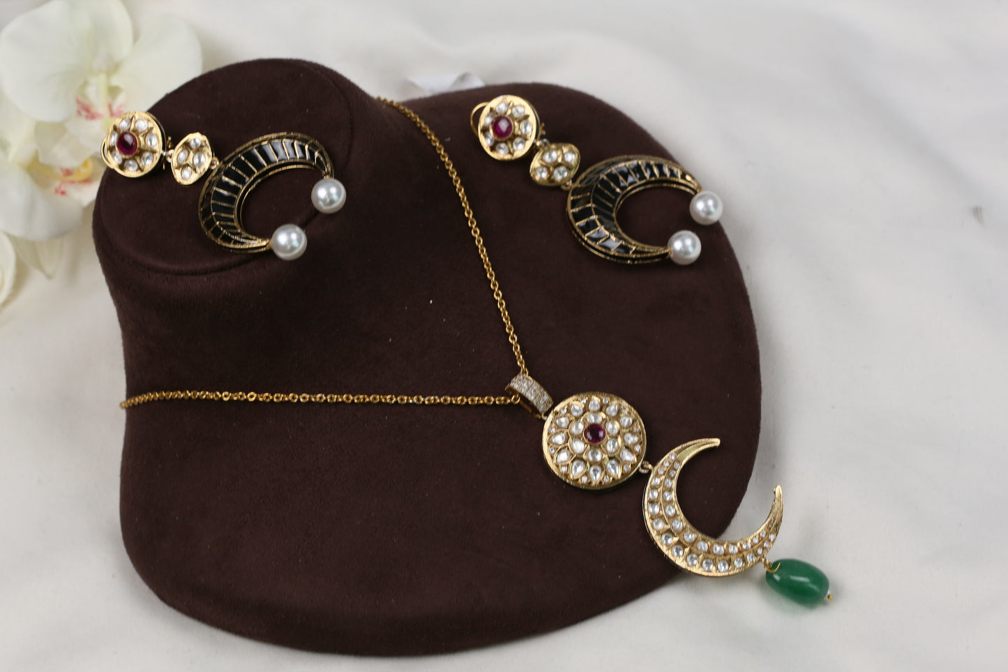 Kareena Kundan Enamel Necklace Set