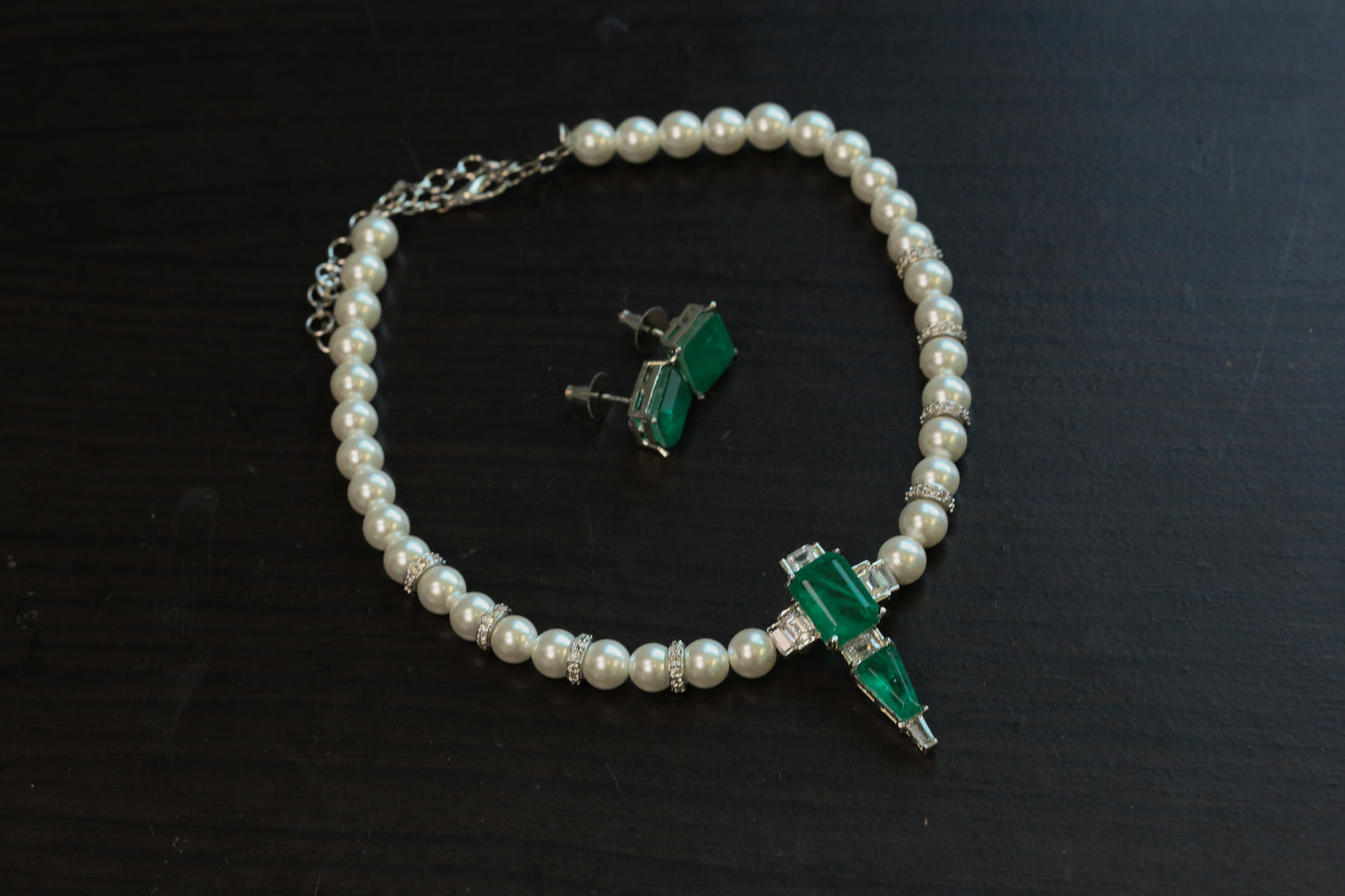 Priya Premium Doublet & Pearls Necklace Set
