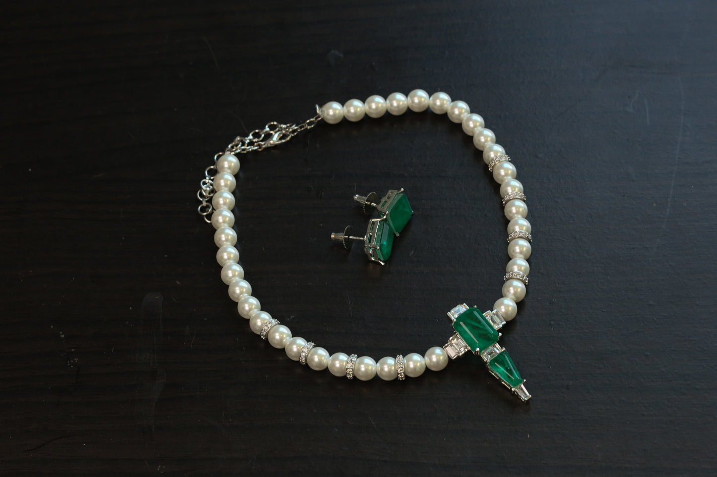 Priya Premium Doublet & Pearls Necklace Set