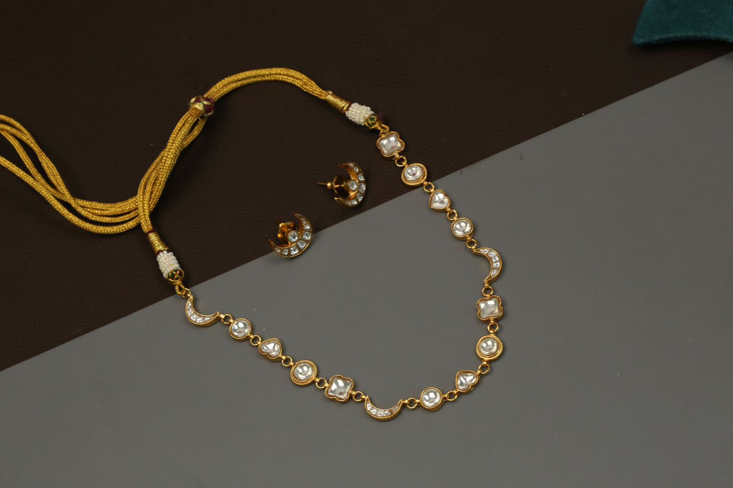 Dainty Chand Tara Kundan Necklace Set