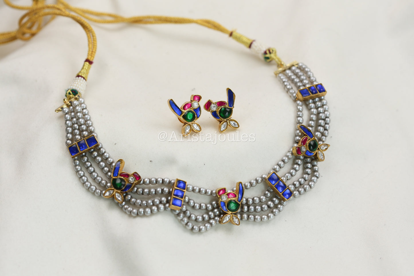 Leela Vintage Look Kundan Necklace Set