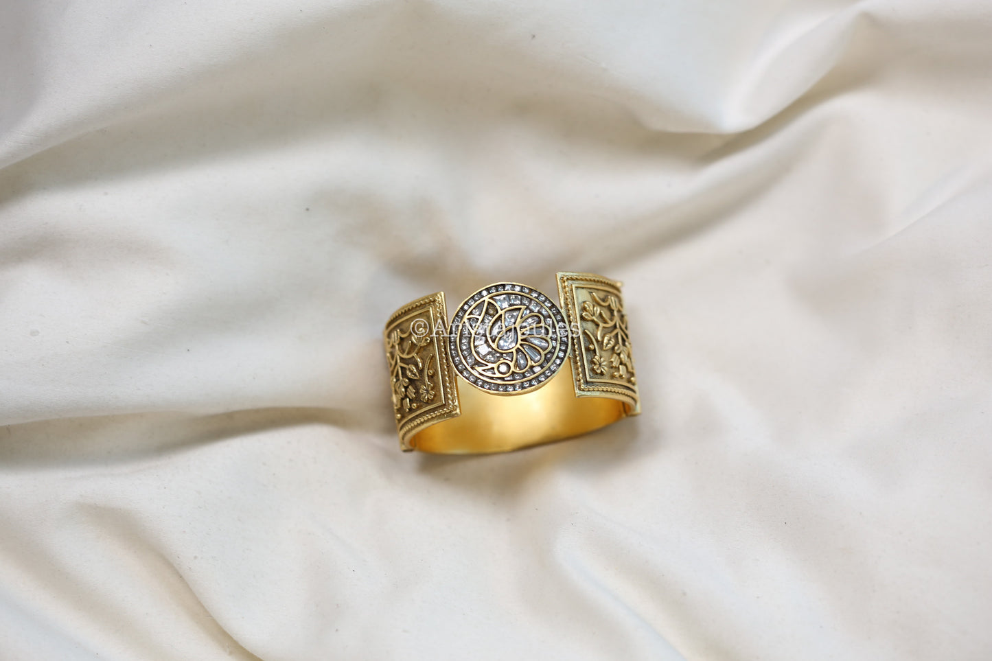 Mahira Premium Designer Jadau Kundan Bracelet (Openable)