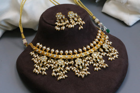 Jadau Kundan Guttapusalu Necklace Set - Clear