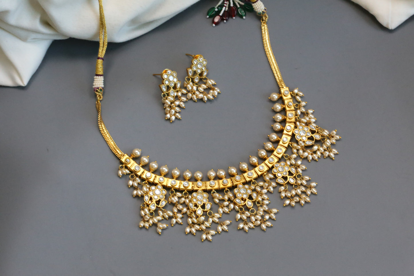 Jadau Kundan Guttapusalu Necklace Set - Clear