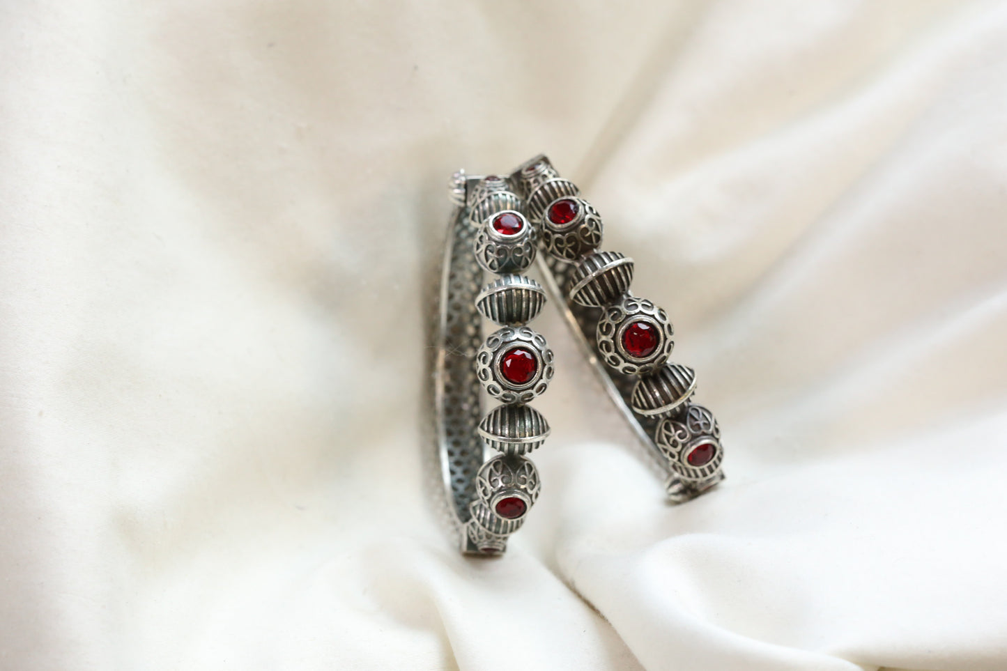 Saara Silver Looka Alike Bangle - Red