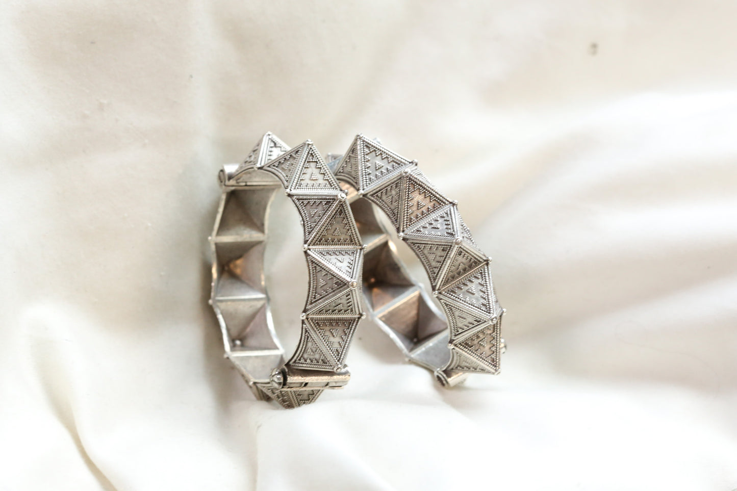 Resha Silver Look Alike Bangle