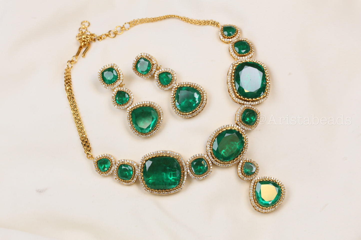 Emerald Green Necklace/ Choker Set (104-37)