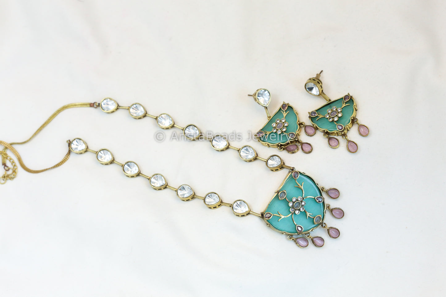 Antique Gold Uncut Polki Inlayed Kundan Necklace - Mint