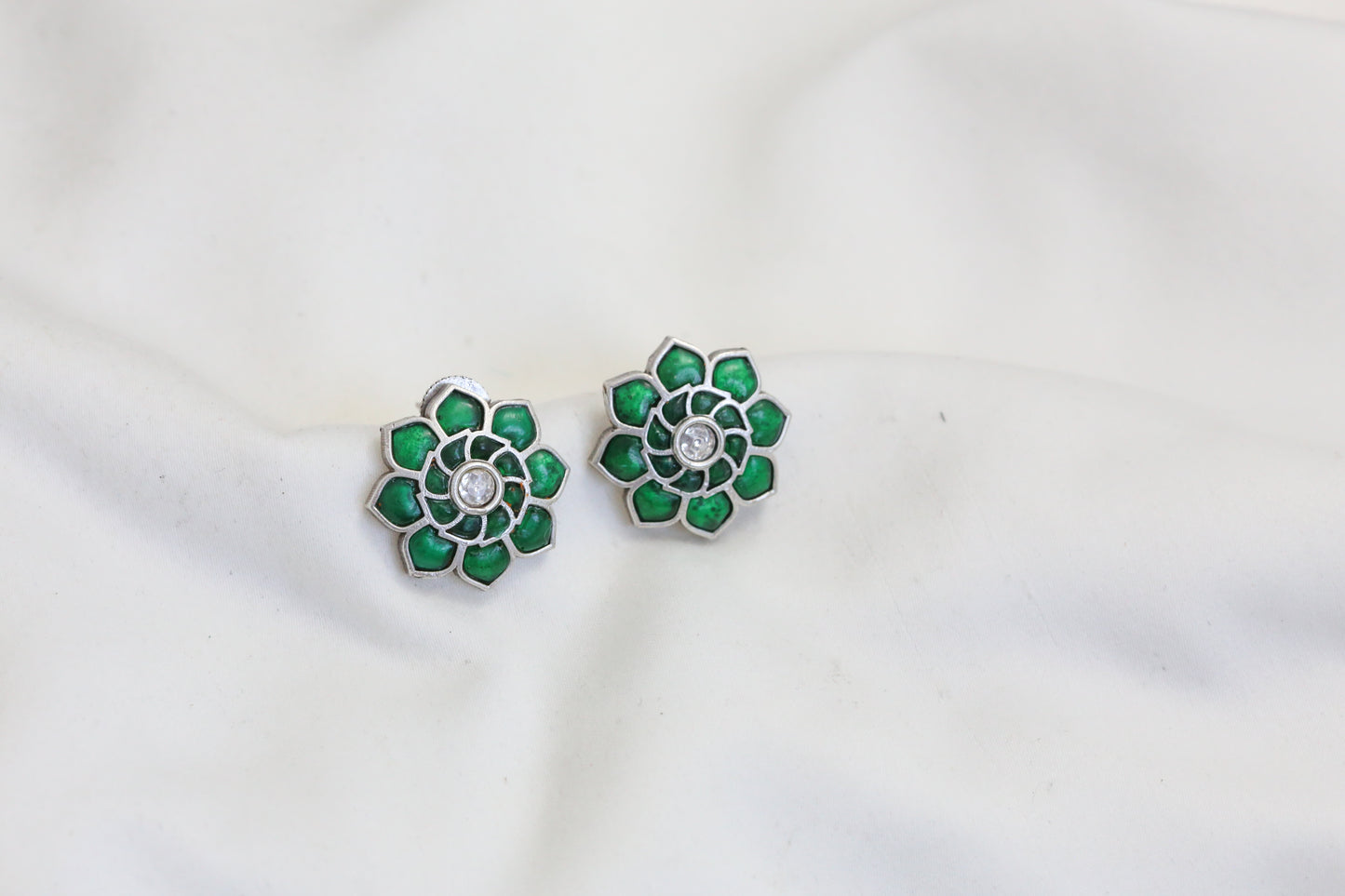 Silver Tone Kundan Studs