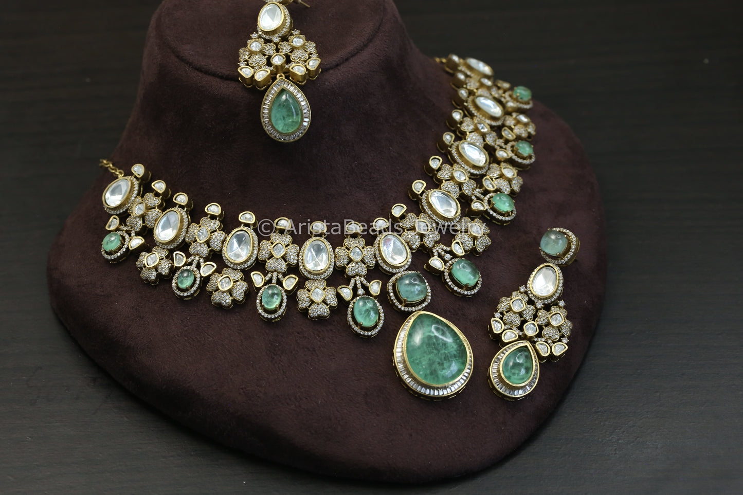 Kundan & Mint Pota Stone Set