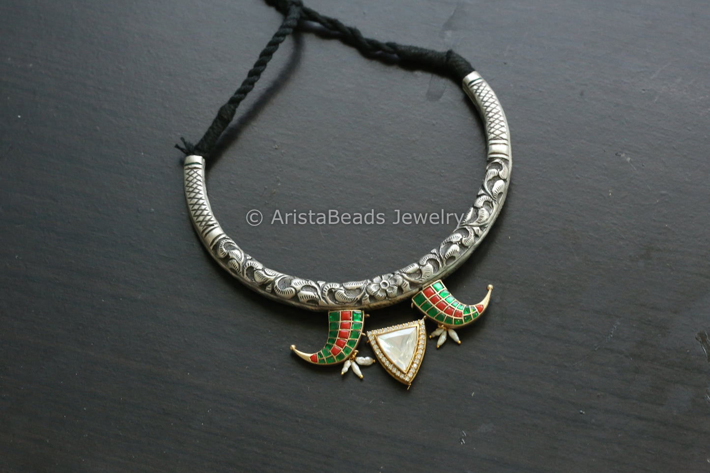 Carved Nakshi Fusion Hasli Necklace (T102-16)