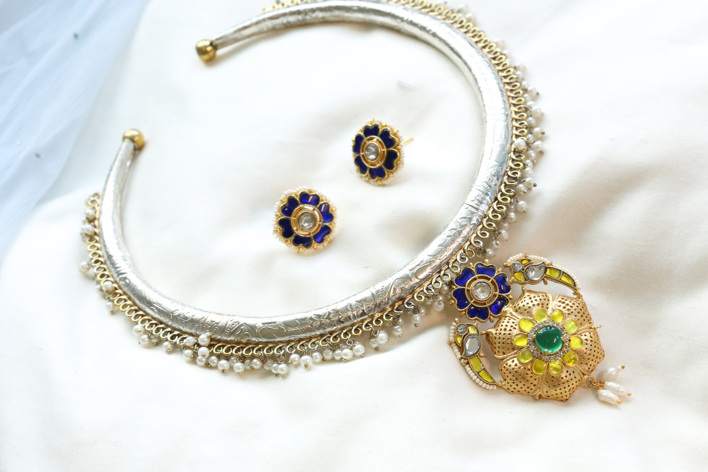 Dhara Oxidized Kundan Hasli Necklace Set (T102-08)