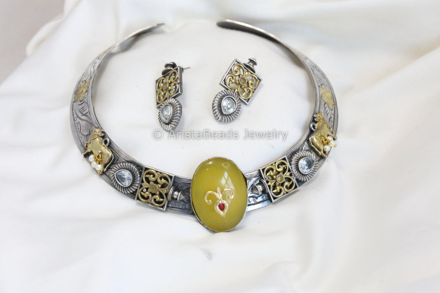 Noor Inlay Kundan Hasli Necklace - Yellow